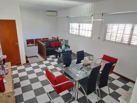 Depto Tipo Casa en Venta con 1 cocheras