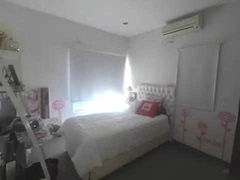 Casa 5 ambientes con 4 baños