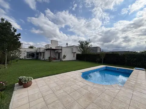 Casa en venta en barrio privado en Coquimbito Maipu