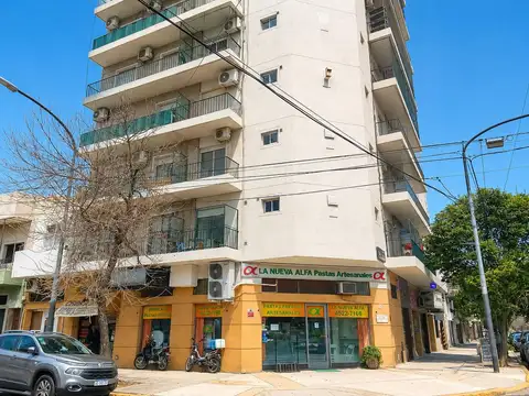 2 ambientes al frente con 2 balcones en Villa Urquiza a metros del subte