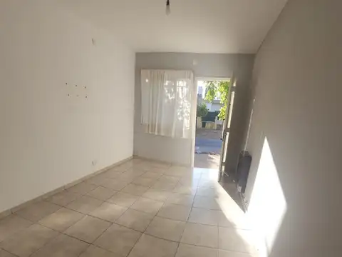 Depto Tipo Casa en Alquiler en Merlo, $ 390.000