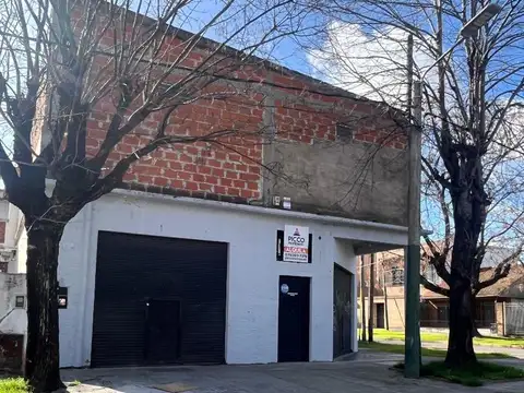 2 LOCALES EN ESQUINA Y CONTIGUO-ALQUILER JUNTOS O SEPARADOS