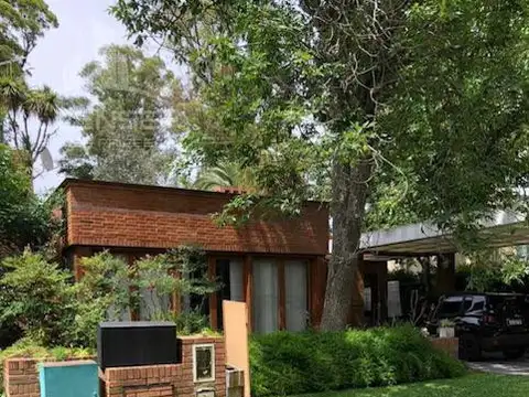 Casa en Alquiler en Club El Carmen, USD 2.100