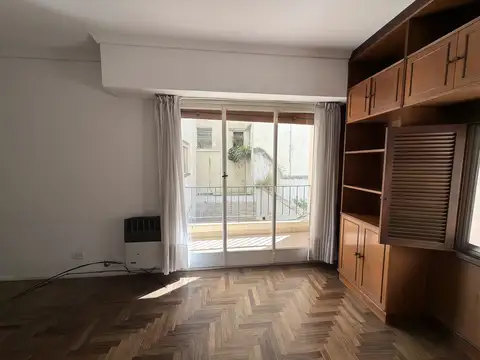 3 ambientes con balcón al contrafrente