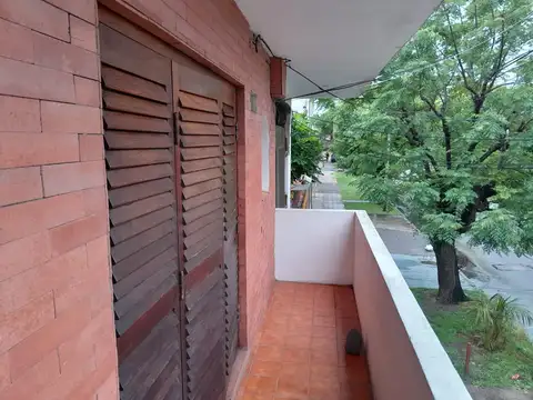 Depto Tipo Casa en Alquiler de 2 dormitorios