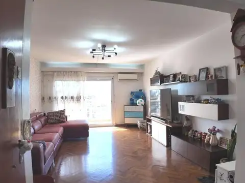 Departamento 4 ambientes con 2 baños
