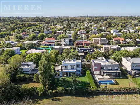 Casa en Venta en Haras Santa María - Los Eucaliptus, USD 240.000
