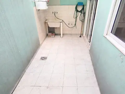 DEPARTAMENTO 3 AMBIENTES CON PATIO VILLA REAL