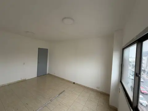 Oficina en Alquiler al Norte