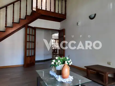 Casa 5 ambientes con 2 baños