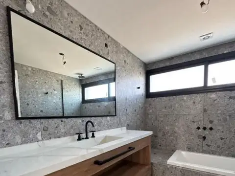 Casa en Venta al Este