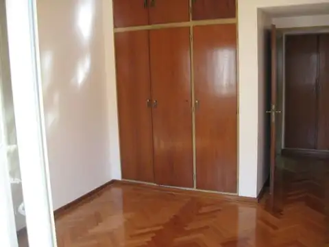 Departamento en Alquiler 42 años