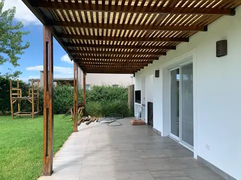 Casa en Alquiler al Norte