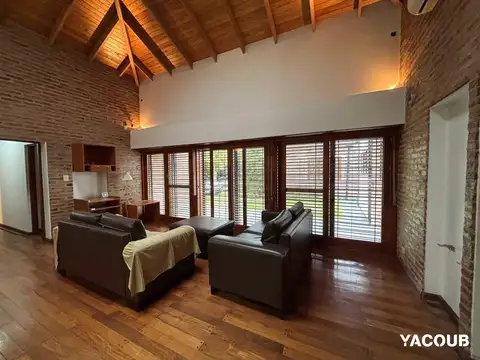 Casa 4 ambientes con 3 baños