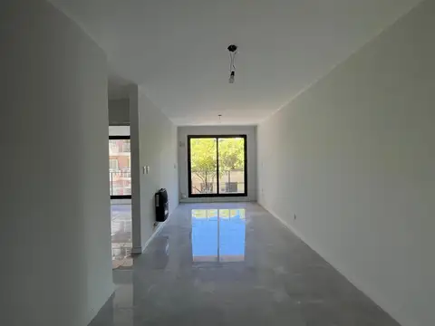 VENTA - Departamento 1 dormitorio con balcon al frente. Martin , Rosario.
