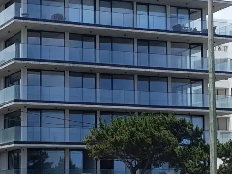 Apartamento en alquiler temporario 1 dormitorio c/ cochera en playa mansa