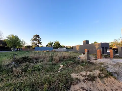 ALQUILER COMERCIAL - Lote en Funes. APTO CRÉDITO.