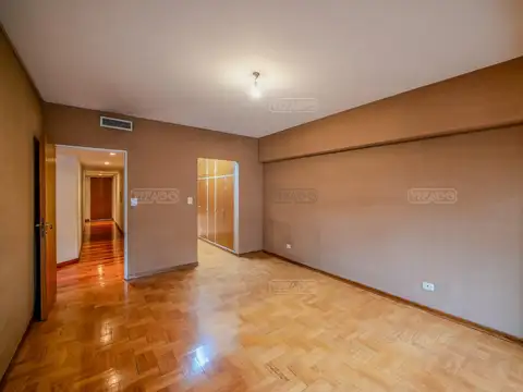 Departamento 5 ambientes con 4 baños