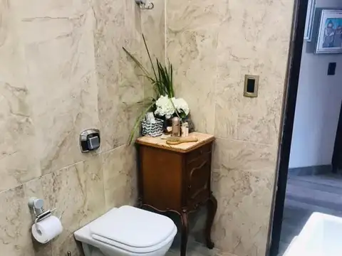 Casa 6 ambientes con 3 baños