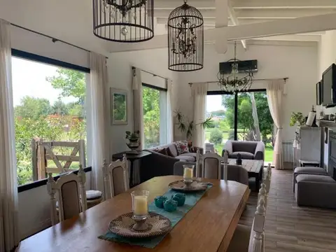 Casa 4 ambientes con 3 baños