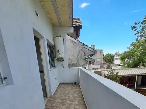 Depto Tipo Casa en Alquiler de 3 ambientes