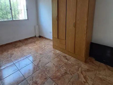 Depto Tipo Casa en Alquiler en Villa Sarmiento, $ 500.000