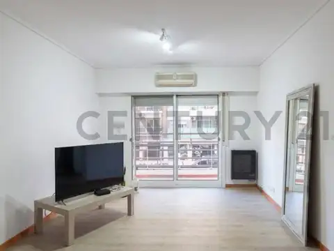 Impecable 3 ambientes en alquiler con cochera en el centro de Villa Ballester
