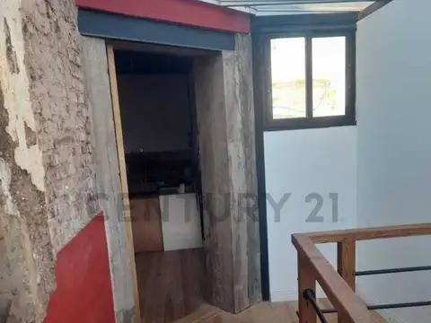 Duplex Interno 1er Piso por escalera