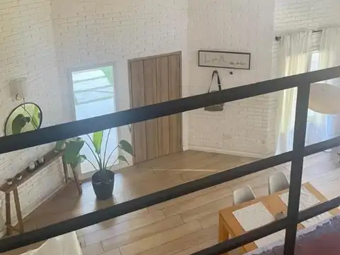 ¡Hermosa casa renovada a nuevo!