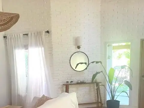 ¡Hermosa casa renovada a nuevo!