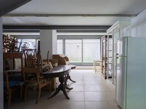 Av. Luis Maria Campos 400, Piso 0