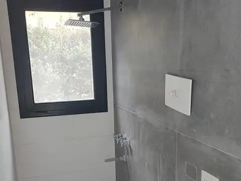 Casa 6 ambientes con 5 baños