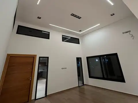 Santa Lucia, Pilar del Este. 100