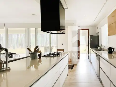 Casa - Alquiler temporario - Argentina, Pinamar - Helios 600