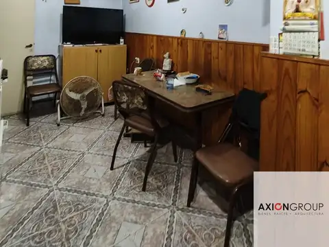 520 E/2 y 2 bis-Casa a remodelar de 3 dormitorios c/ cochera en Ringuelet