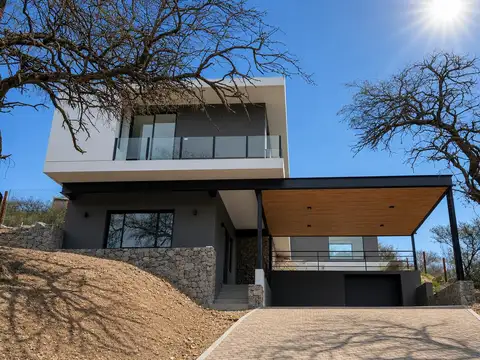 ¡Venta! Casa en La Deseada -  4 dormitorios ¡Con Escritura!