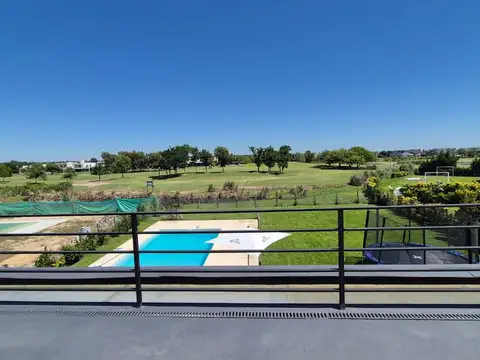 Casa en Alquiler en El Cantón - Barrio Golf, USD 1.900