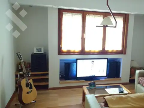 Casa en Venta con 4 cocheras