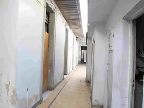 Casa 8 ambientes con 4 baños