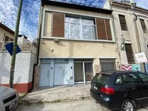 VENTA-Ph de 5 ambientes   departamento de 2 ambientes -Villa Sarmiento - ACEPTA PERMUTA