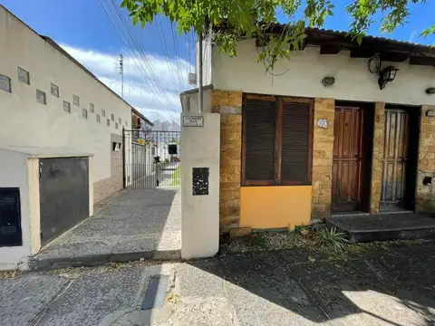 Muy comodo duplex de 2 ambientes con patio y lavadero en complejo
