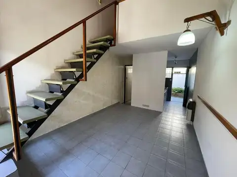 Casa 2 ambientes con 1 baño