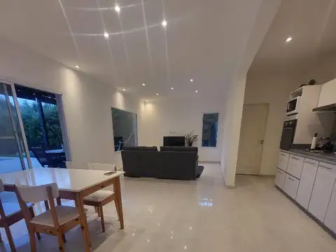 Casa en Venta con 4 cocheras
