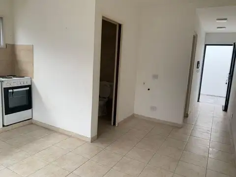 Departamento en Alquiler en Manuel B Gonnet, $ 450.000