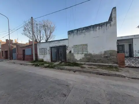 VENTA GRAN TERRENO GUEMES MEDIA CUADRA DE CAÑADA