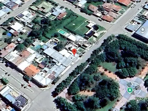 Casa en venta - 5 Dormitorios 3 Baños - Locales - 400Mts2 - Pehuajó