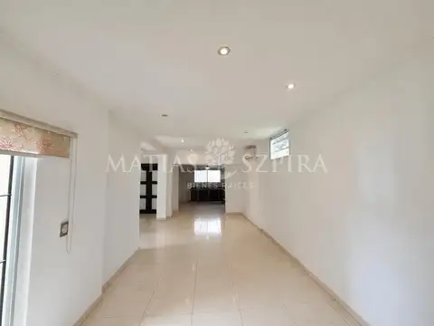 Depto Tipo Casa 4 ambientes con 2 baños
