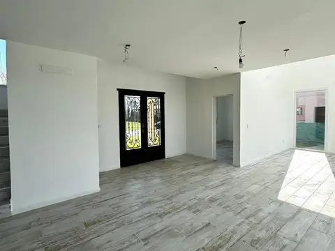 Casa 5 ambientes con 2 baños