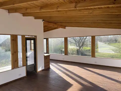 Casa 2 ambientes con 1 baño