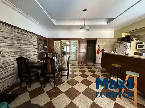 Casa 4 ambientes con 4 baños